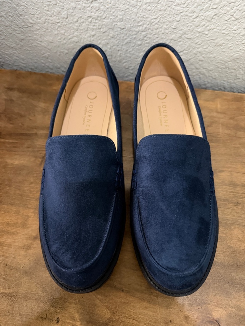 Journey Classic Navy Suede Slip-On Loafers for Women 9.5 W - Picture 2 of 7
